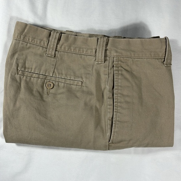 J. Crew mens khaki Gramercy flat front 8.5" inseam chino shorts - size 32 - Picture 10 of 10